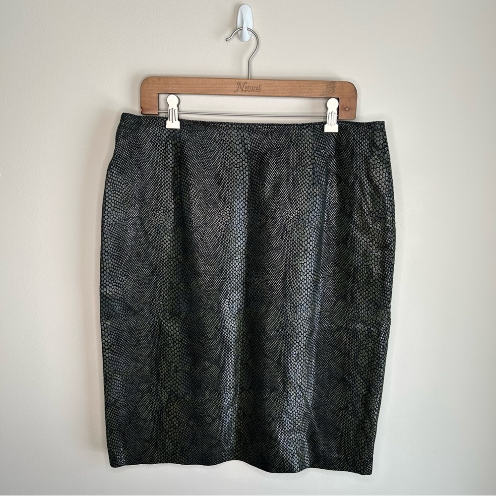 Danier Black Leather Mini Skirt Reptile Print Size 14